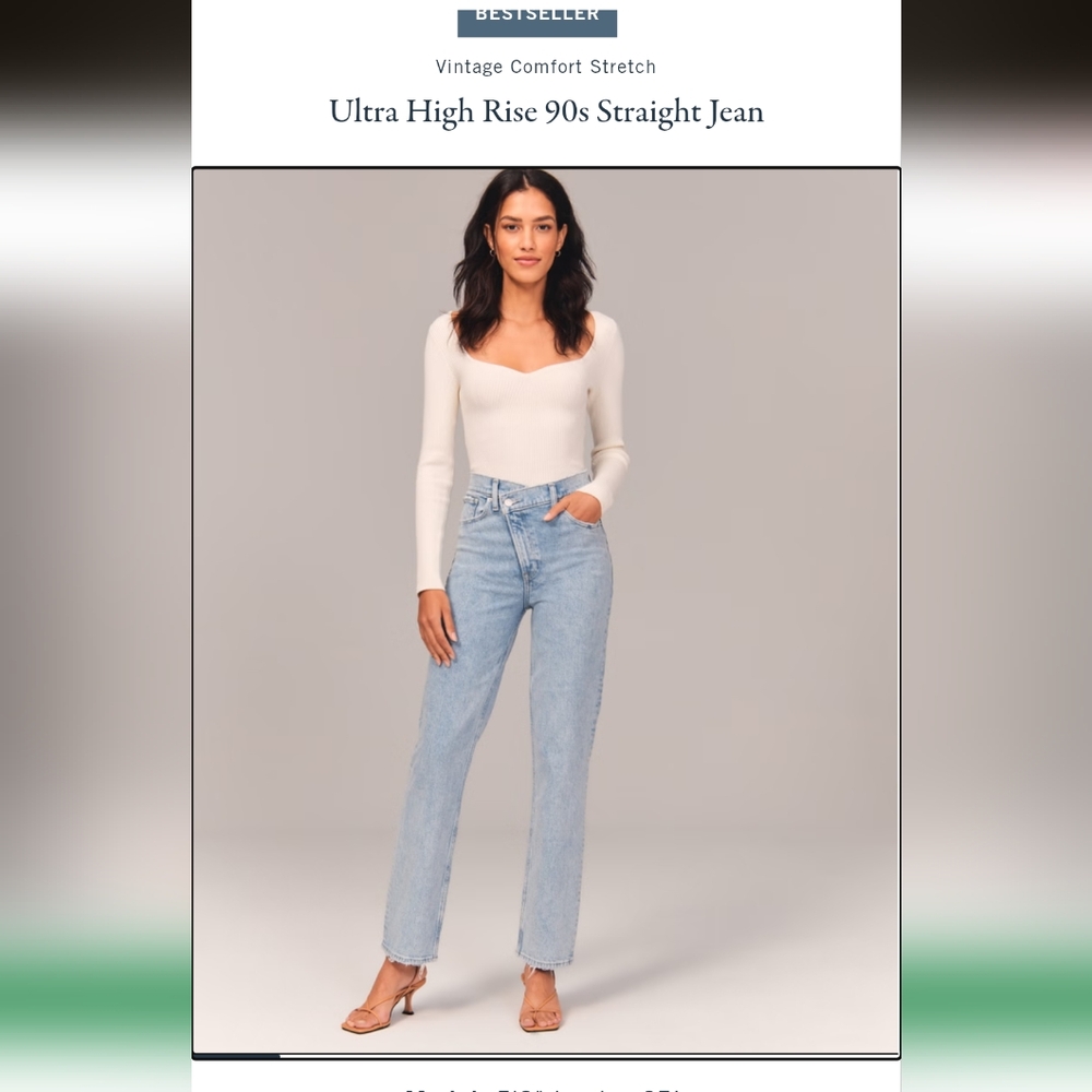 BNWT Abercrombie Ultra High Rise 90s Straight Jean